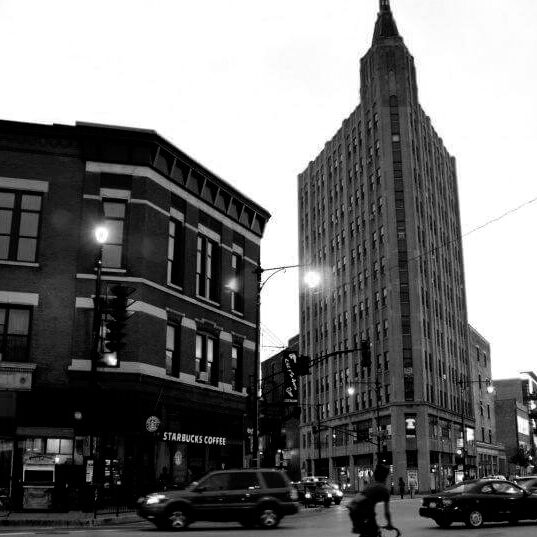 559107_404709282923914_1317161091_n-bw city